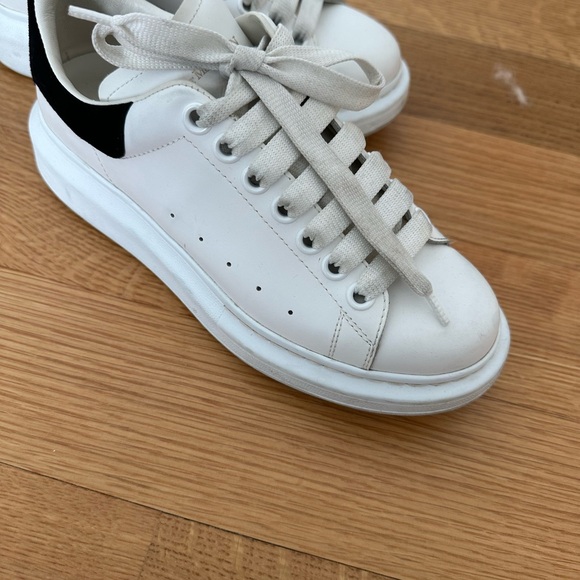 Alexander McQueen sneakers - Picture 3 of 5